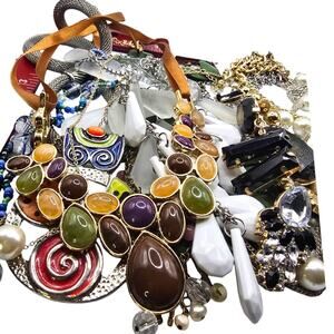 Jewelry Lot Junk Craft Necklaces Approx 1 Lb Vintage Modern SKU 3089 READ